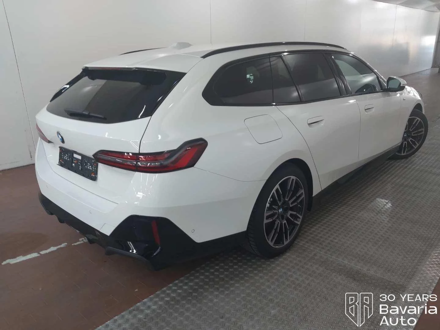 BMW 540 d xDrive Touring M Sport Paket Steptronic, снимка 3 - Автомобили и джипове - 53966809