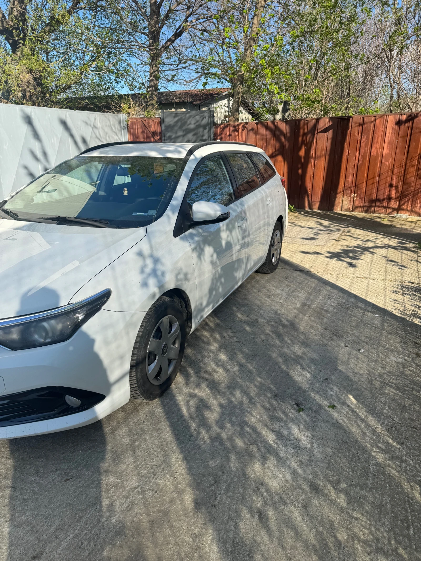 Toyota Auris, снимка 2 - Автомобили и джипове - 54130987