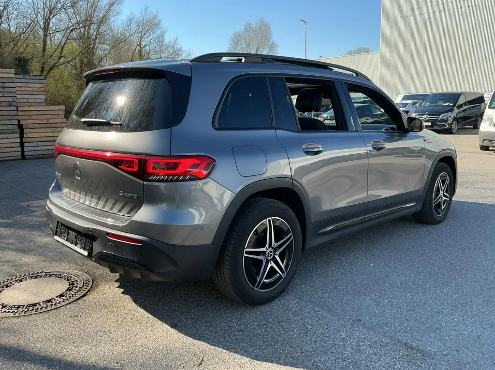 Mercedes-Benz EQB 300 AMG Line 4 Matic | Mobile.bg � ����������� 3