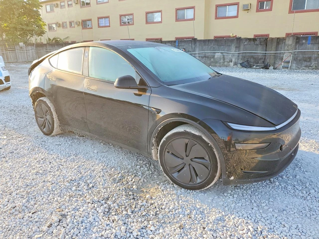 Tesla Model Y, снимка 4 - Автомобили и джипове - 54273328