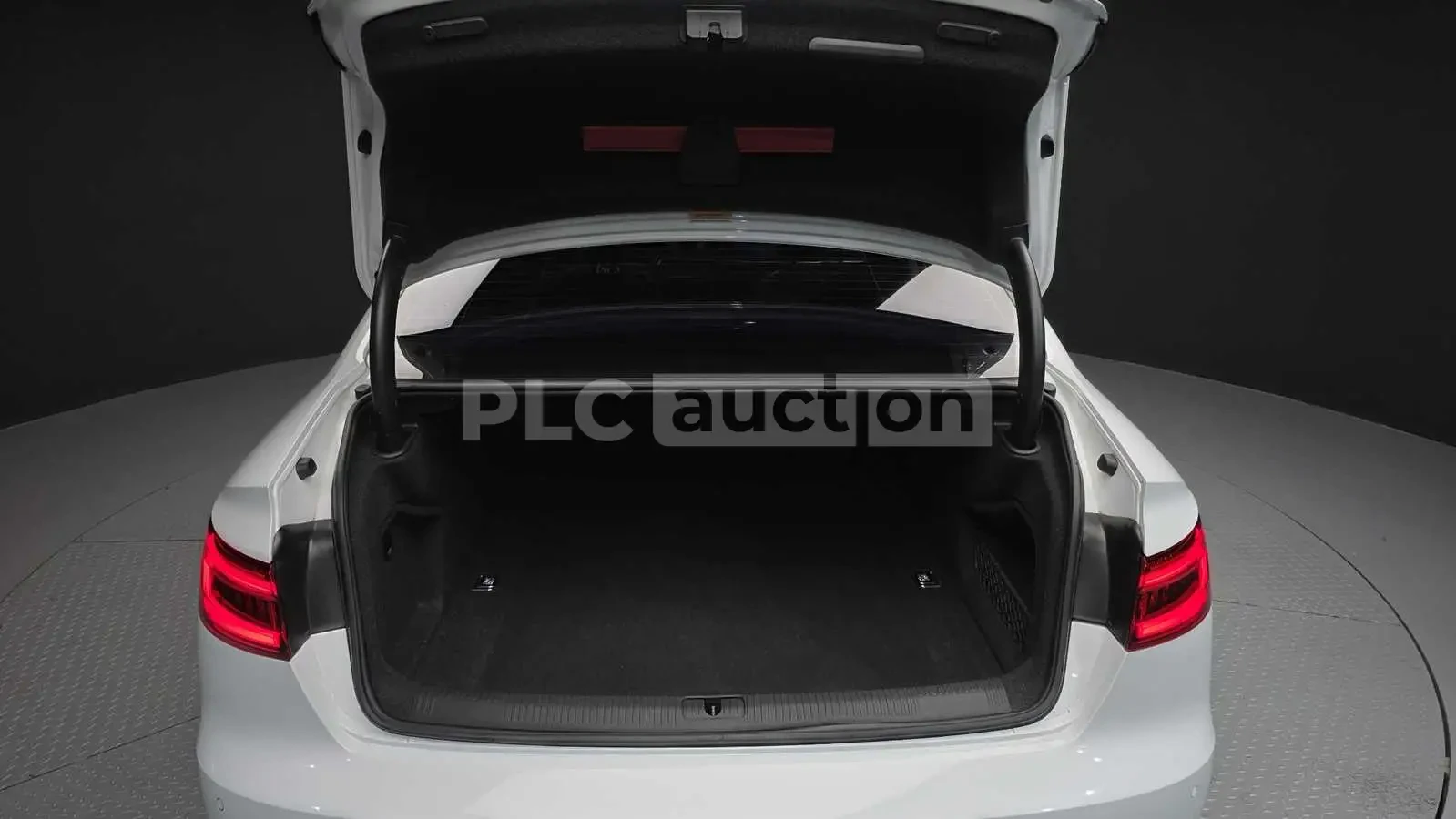 Audi A4 40TDI| S-TRONIC| ЕЛ.СЕДАЛКИ| ВКЛ.ТЕХНОТЕСТ, снимка 16 - Автомобили и джипове - 54633611