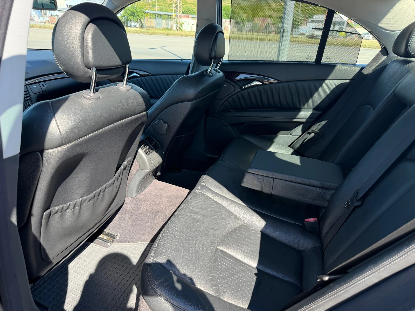 Mercedes-Benz E 240 ГАЗ/Бензин, снимка 6 - Автомобили и джипове - 54903630
