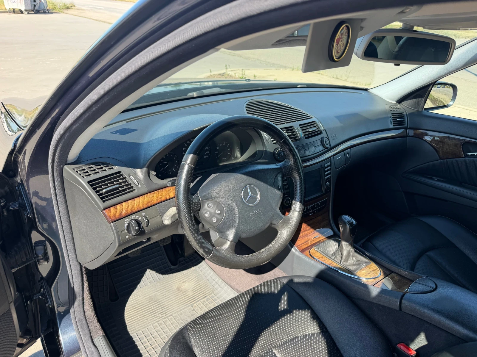Mercedes-Benz E 240 ГАЗ/Бензин, снимка 8 - Автомобили и джипове - 54903630
