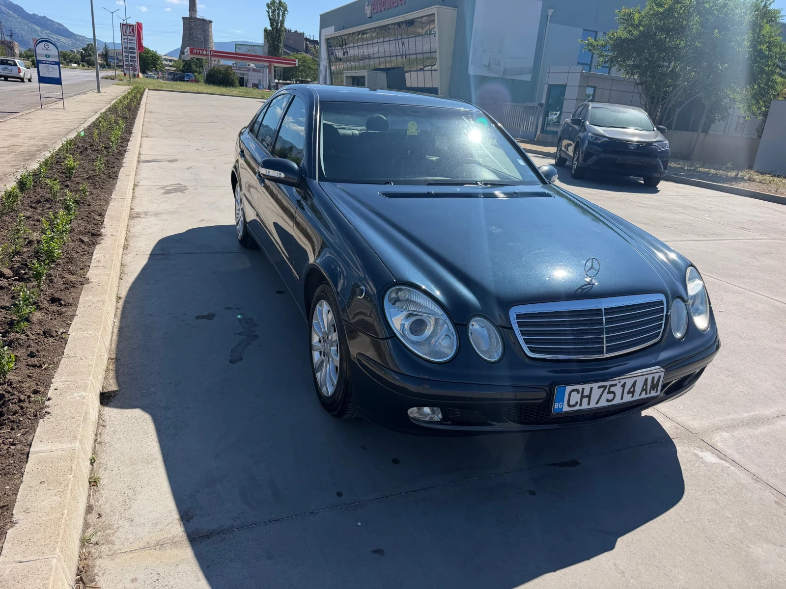 Mercedes-Benz E 240 ГАЗ/Бензин, снимка 5 - Автомобили и джипове - 54903630