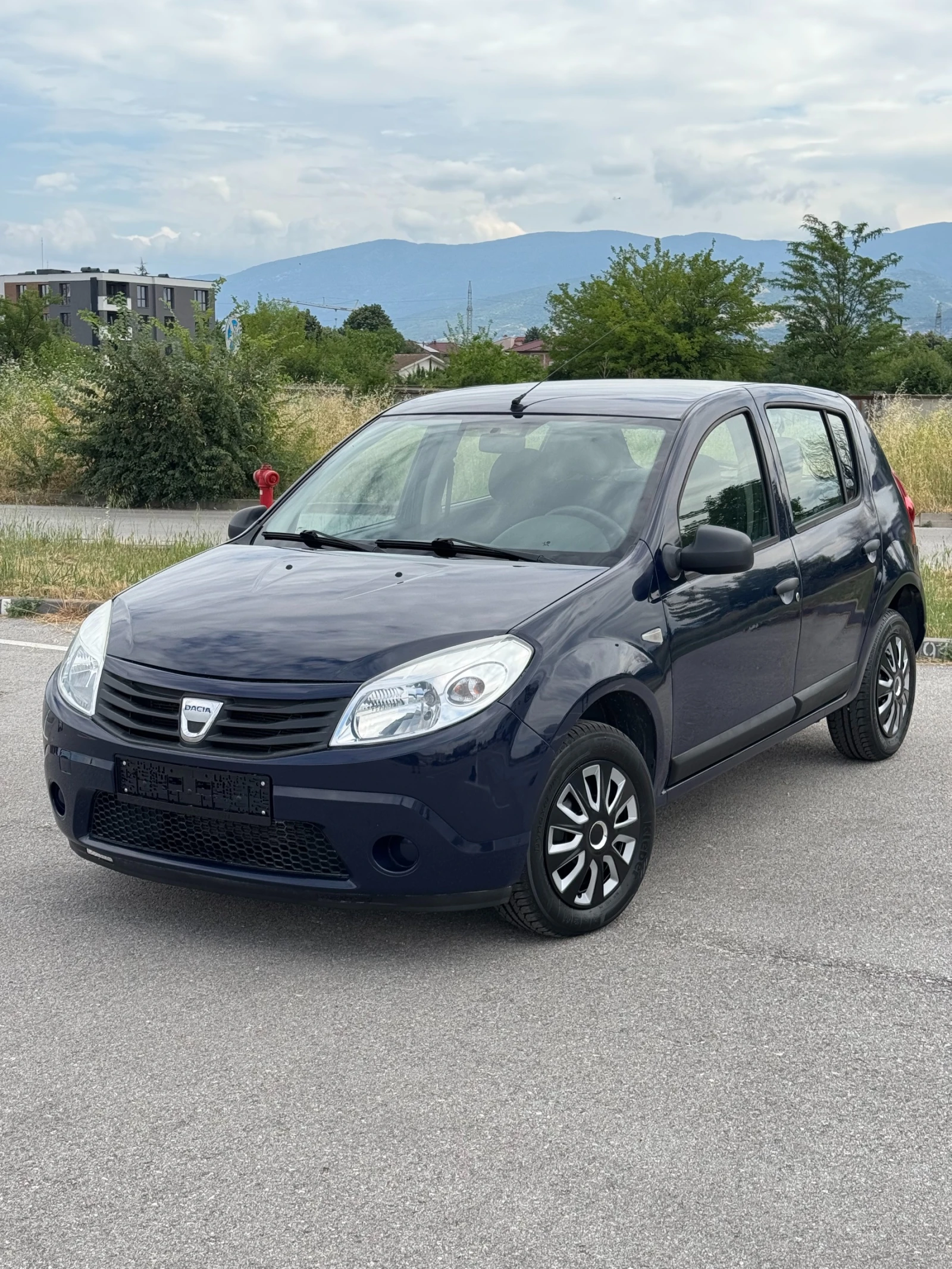 Dacia Sandero 1.2i 75кс