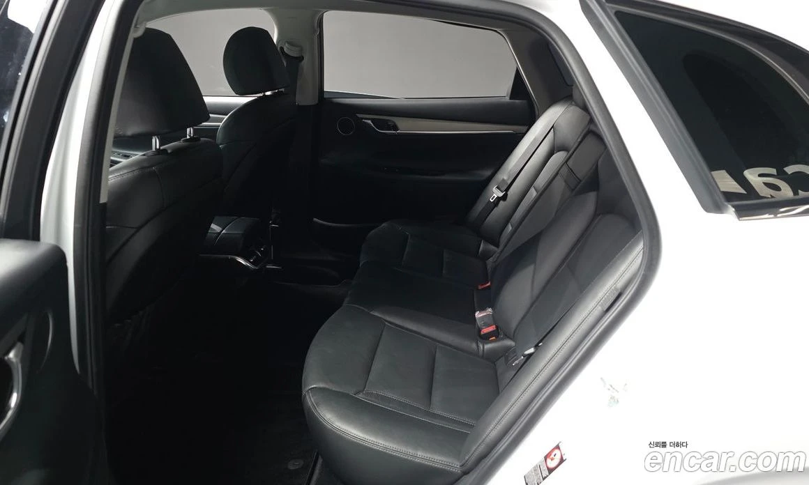 Hyundai Grandeur 2.5 Premium, снимка 16 - Автомобили и джипове - 56156076