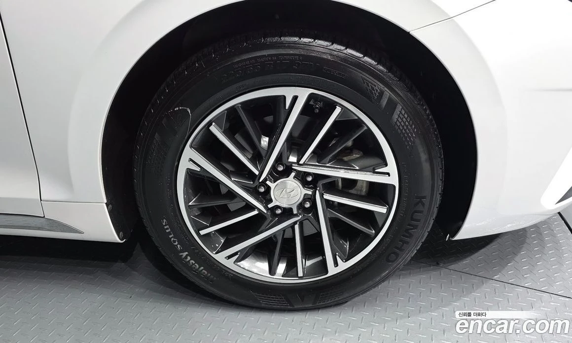 Hyundai Grandeur 2.5 Premium, снимка 5 - Автомобили и джипове - 56156076