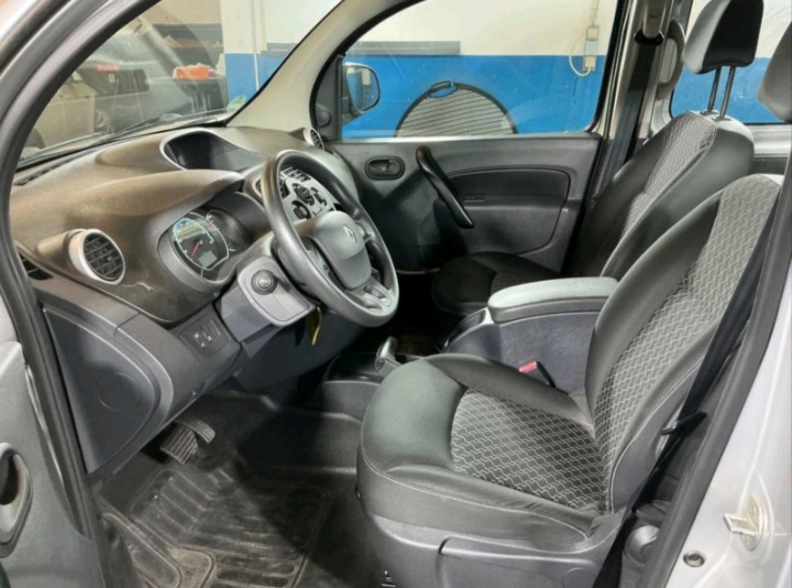 Renault Kangoo Z.E.Maxi 5, снимка 3 - Автомобили и джипове - 56688324