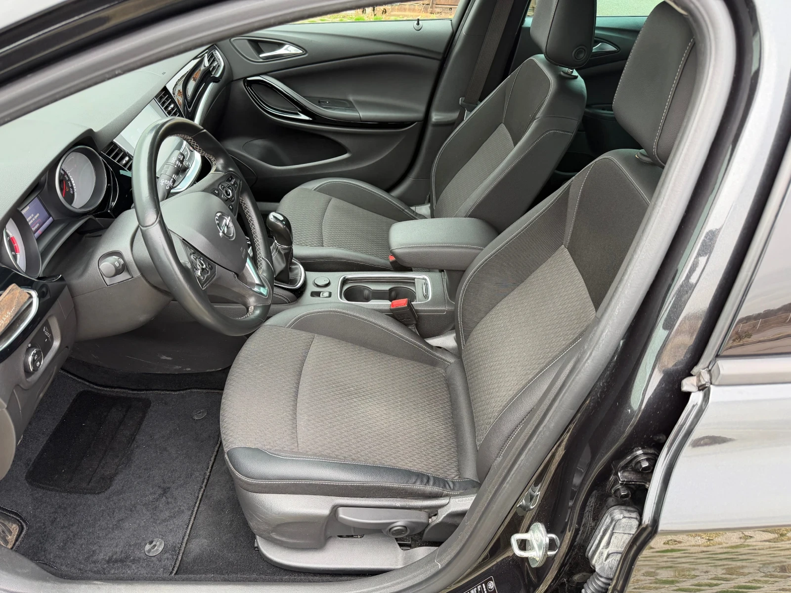 Opel Astra 1.6CDTI/ULTIMATE/FULL LED/KAMERA/DISTRONIC/TOP, снимка 7 - Автомобили и джипове - 56726968