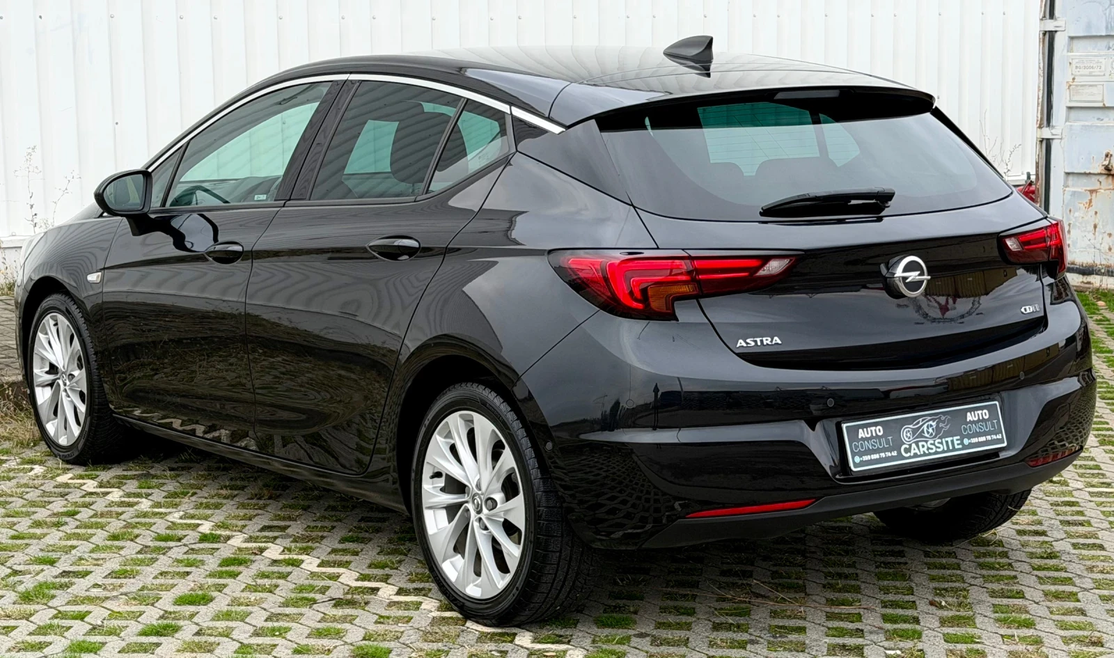 Opel Astra 1.6CDTI/ULTIMATE/FULL LED/KAMERA/DISTRONIC/TOP, снимка 4 - Автомобили и джипове - 56726968