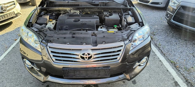 Toyota Rav4 2.2 D, снимка 10 - Автомобили и джипове - 50826761