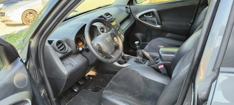 Toyota Rav4 2.2 D, снимка 7 - Автомобили и джипове - 50826761