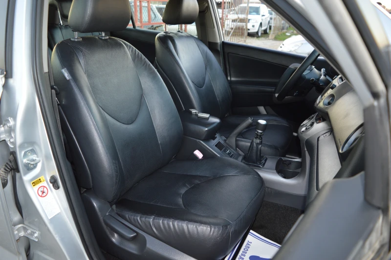 Toyota Rav4 2.2D4D-LUXURY-136k.c., снимка 16 - Автомобили и джипове - 52828284