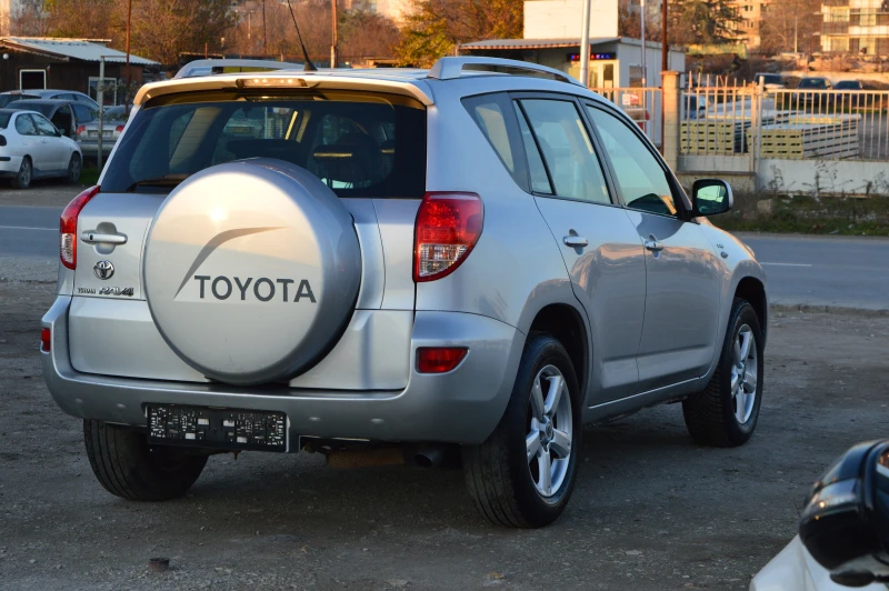 Toyota Rav4 2.2D4D-LUXURY-136k.c., снимка 13 - Автомобили и джипове - 52828284