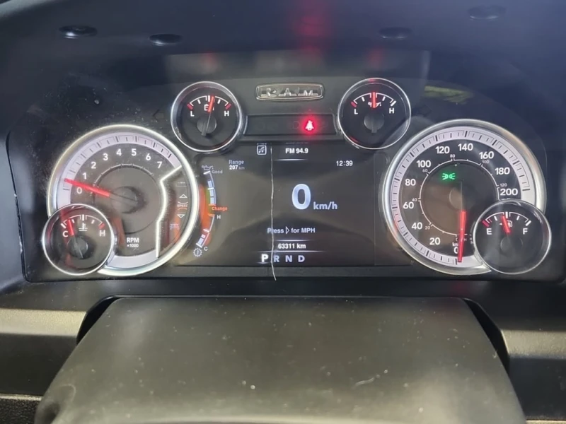 Dodge RAM 1500 * TRADESMAN CREW CAB SHORT BED * CARFAX * ЦЕНА ДО , снимка 8 - Автомобили и джипове - 53022737