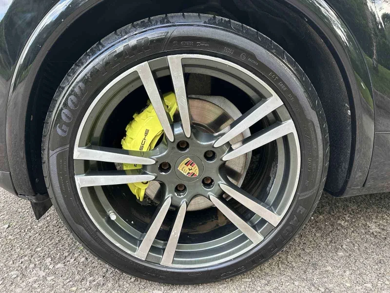 Porsche Cayenne 3.0D, снимка 15 - Автомобили и джипове - 53126943
