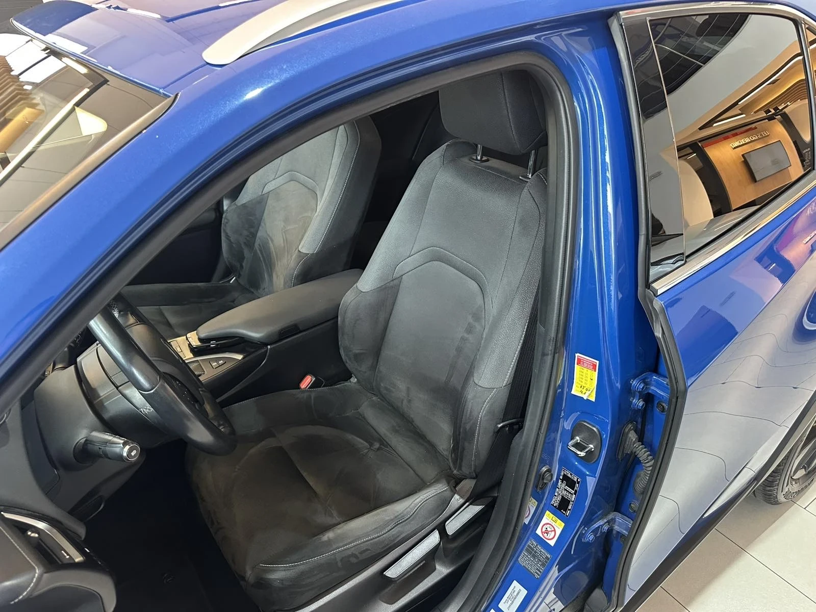 Lexus UX 200  - изображение 8