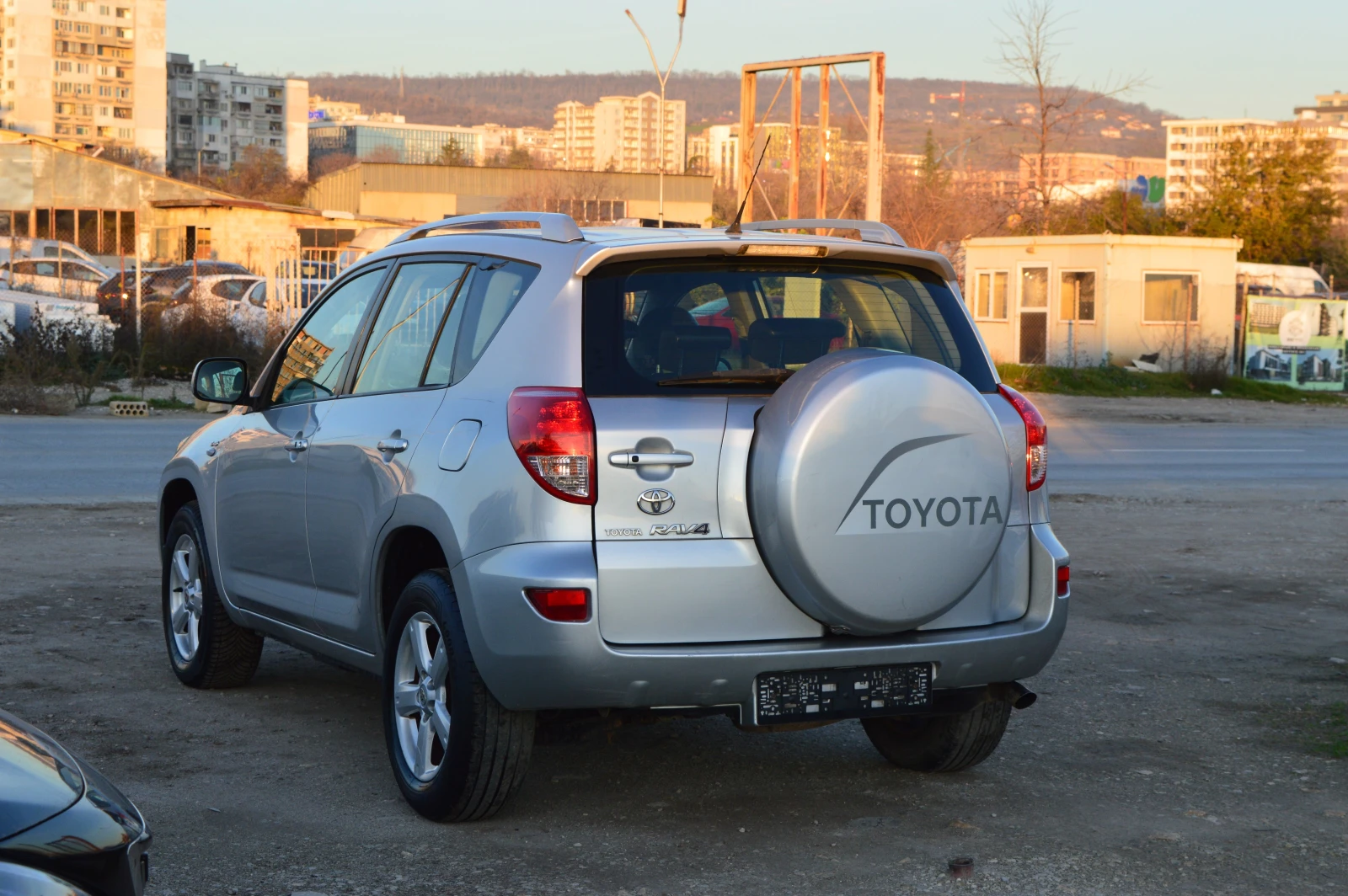 Toyota Rav4 2.2D4D-LUXURY-136k.c. | Mobile.bg � ����������� 10
