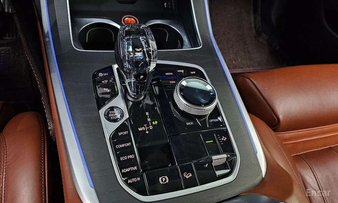 BMW X7 40d* ВЪЗДУХ* ПАМЕТ* 360 КАМ* ОБДУХВАНЕ* ЕКРАНИ* , снимка 8 - Автомобили и джипове - 54019805