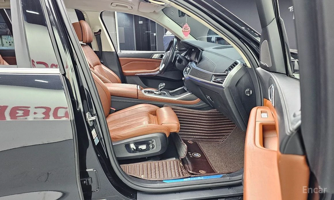 BMW X7 40d* ВЪЗДУХ* ПАМЕТ* 360 КАМ* ОБДУХВАНЕ* ЕКРАНИ* , снимка 10 - Автомобили и джипове - 54019805