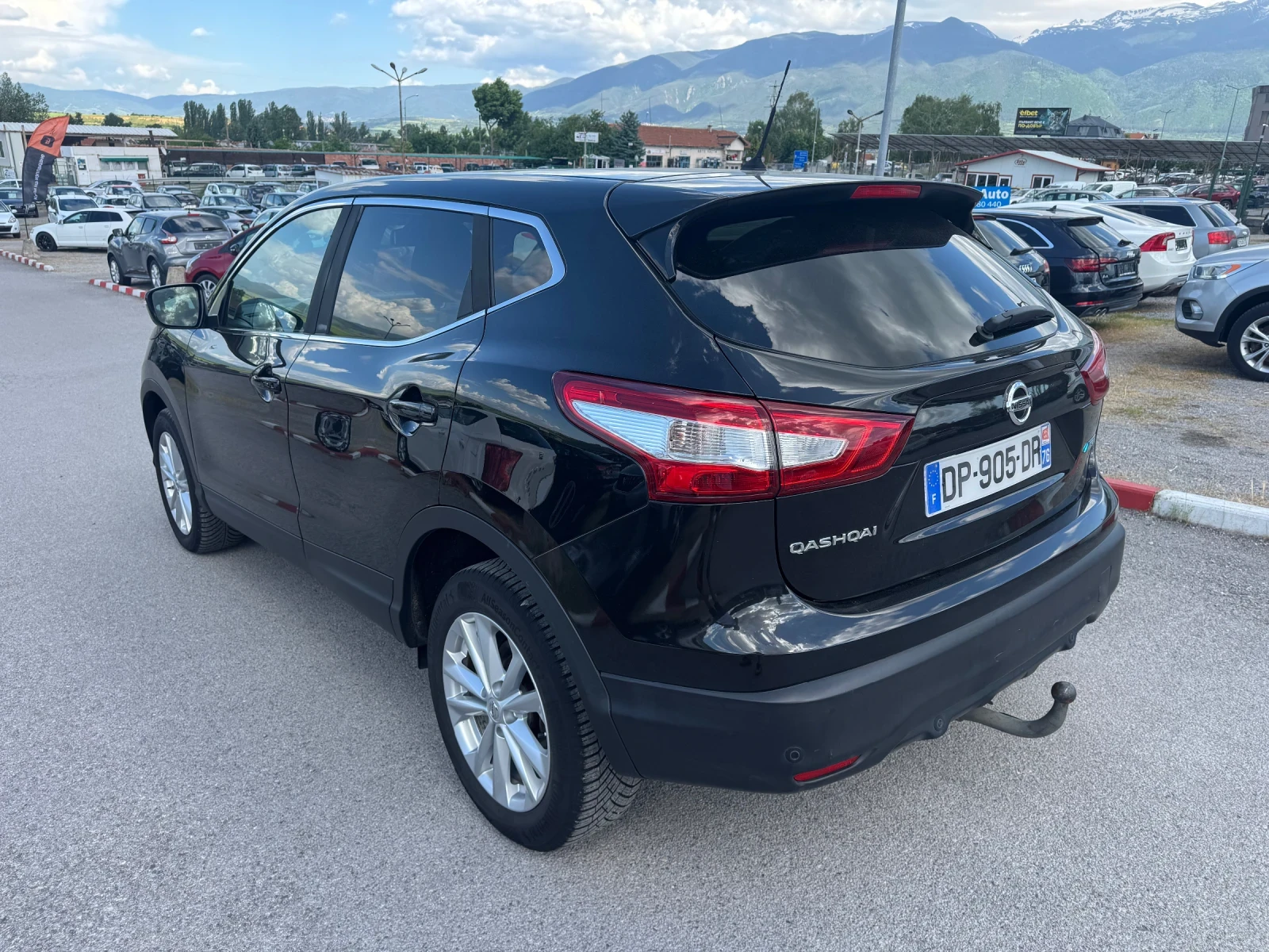 Nissan Qashqai 1.5 DCI Tekna, снимка 6 - Автомобили и джипове - 54709212