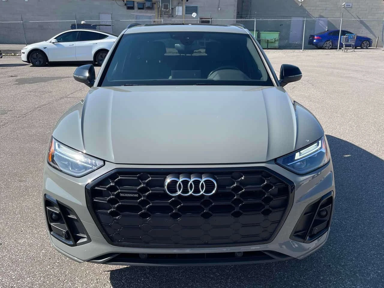 Audi Q5 Progressiv | CARFAX | АВТОКРЕДИТ БЕЗ ПЪРВОНАЧАЛНА, снимка 2 - Автомобили и джипове - 55567926
