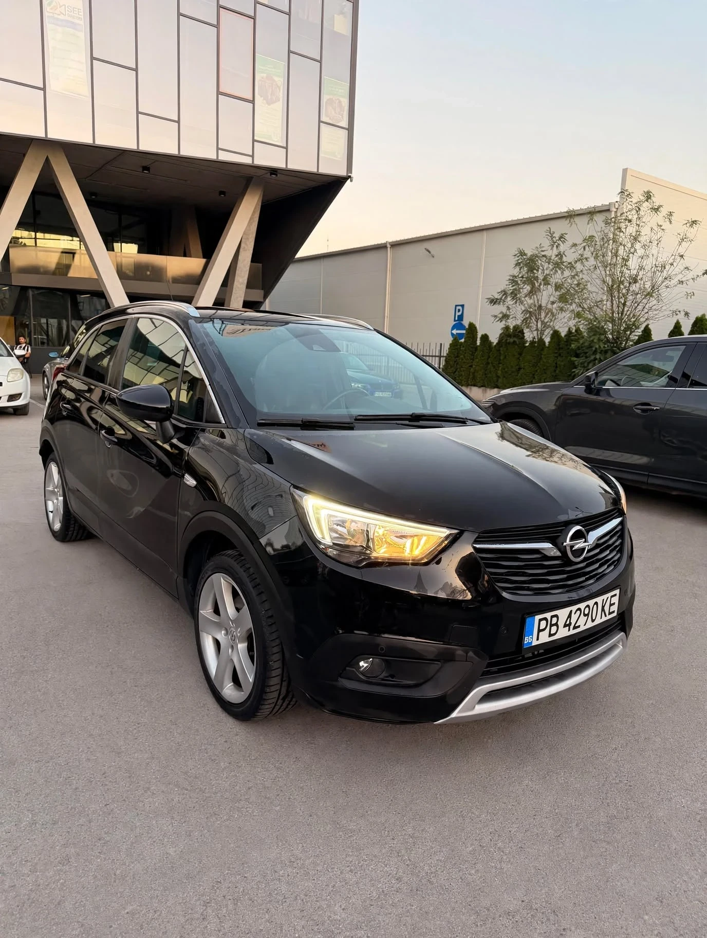 Opel Crossland X 1.2 Turbo , снимка 4 - Автомобили и джипове - 56075448