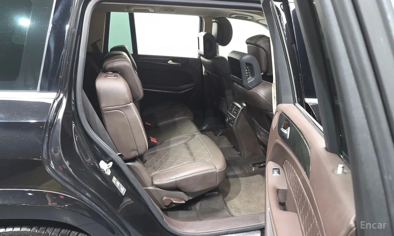 Mercedes-Benz GLS * GLS500 4MATIC* АВТОКРЕДИТ* , снимка 12 - Автомобили и джипове - 56104165