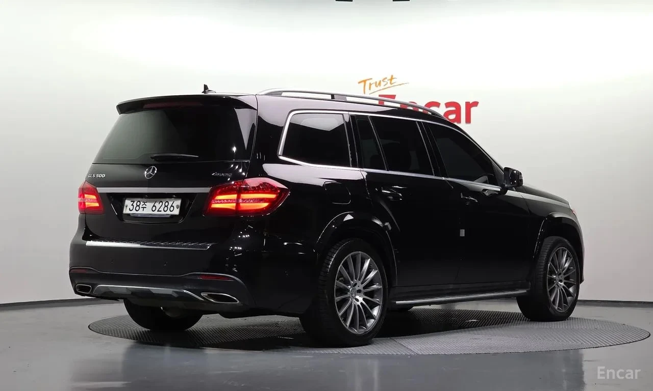 Mercedes-Benz GLS * GLS500 4MATIC* АВТОКРЕДИТ* , снимка 2 - Автомобили и джипове - 56104165