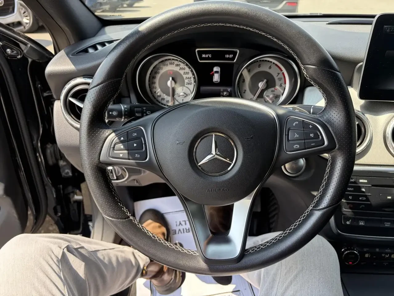 Mercedes-Benz GLA, снимка 11 - Автомобили и джипове - 56181020