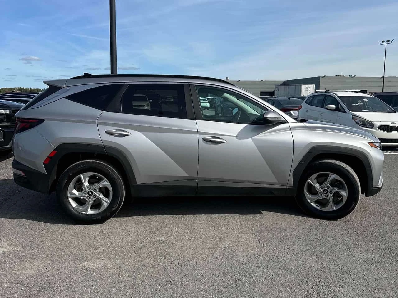 Hyundai Tucson * Preferred * АВТОКРЕДИТ * ОТ ПРЕДСТАВИТЕЛСТВО, снимка 4 - Автомобили и джипове - 56213493