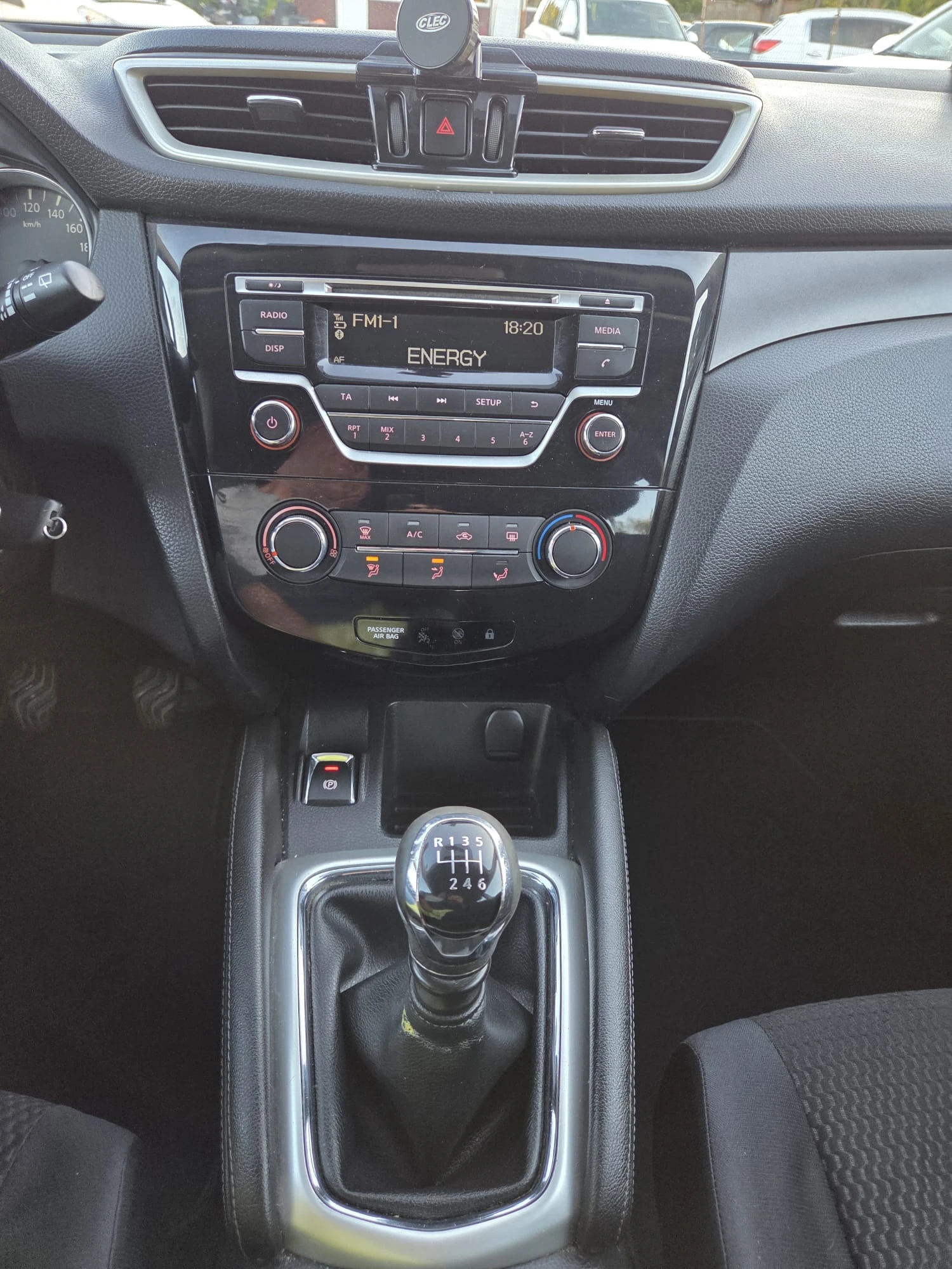 Nissan Qashqai 1.5 dCi, снимка 8 - Автомобили и джипове - 56372474