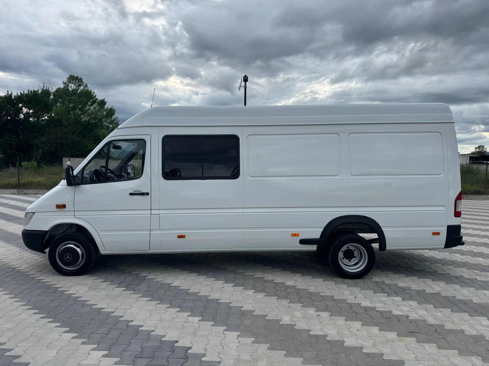 Mercedes-Benz Sprinter 413 CDI * Климатик* , снимка 8 - Бусове и автобуси - 54886195