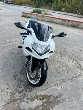 Suzuki Gsxr K1 750, снимка 2