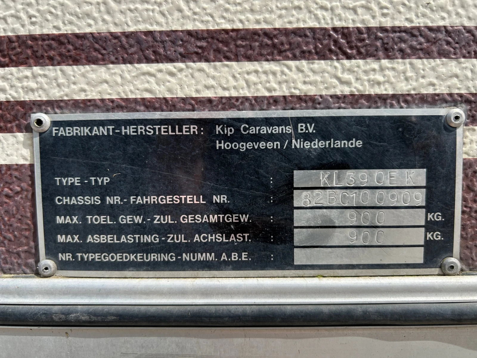 Каравана KIP KL390 EK, снимка 6 - Каравани и кемпери - 54231105