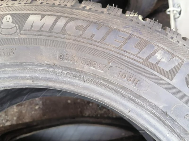 Гуми Зимни 235/55R17, снимка 10 - Гуми и джанти - 32080057