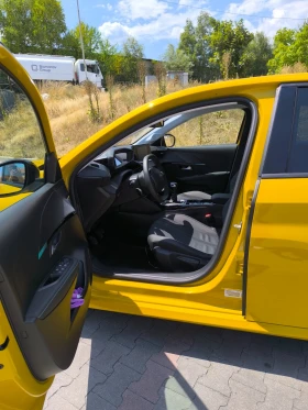 Peugeot 208, снимка 12