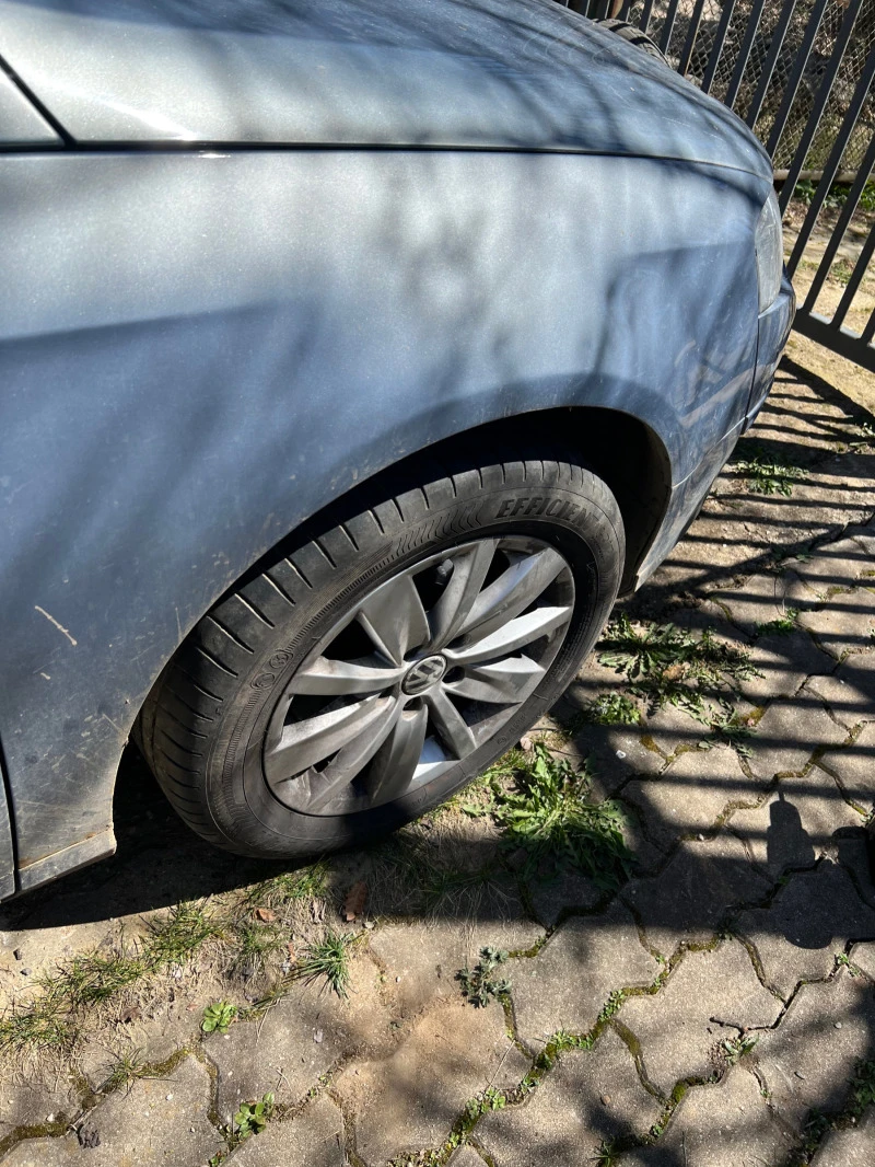 VW Passat Комби уникат леки драскотини, снимка 3 - Автомобили и джипове - 46718971