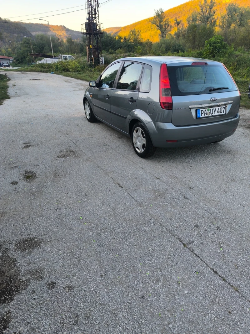 Ford Fiesta 1.3i, снимка 4 - Автомобили и джипове - 47499408