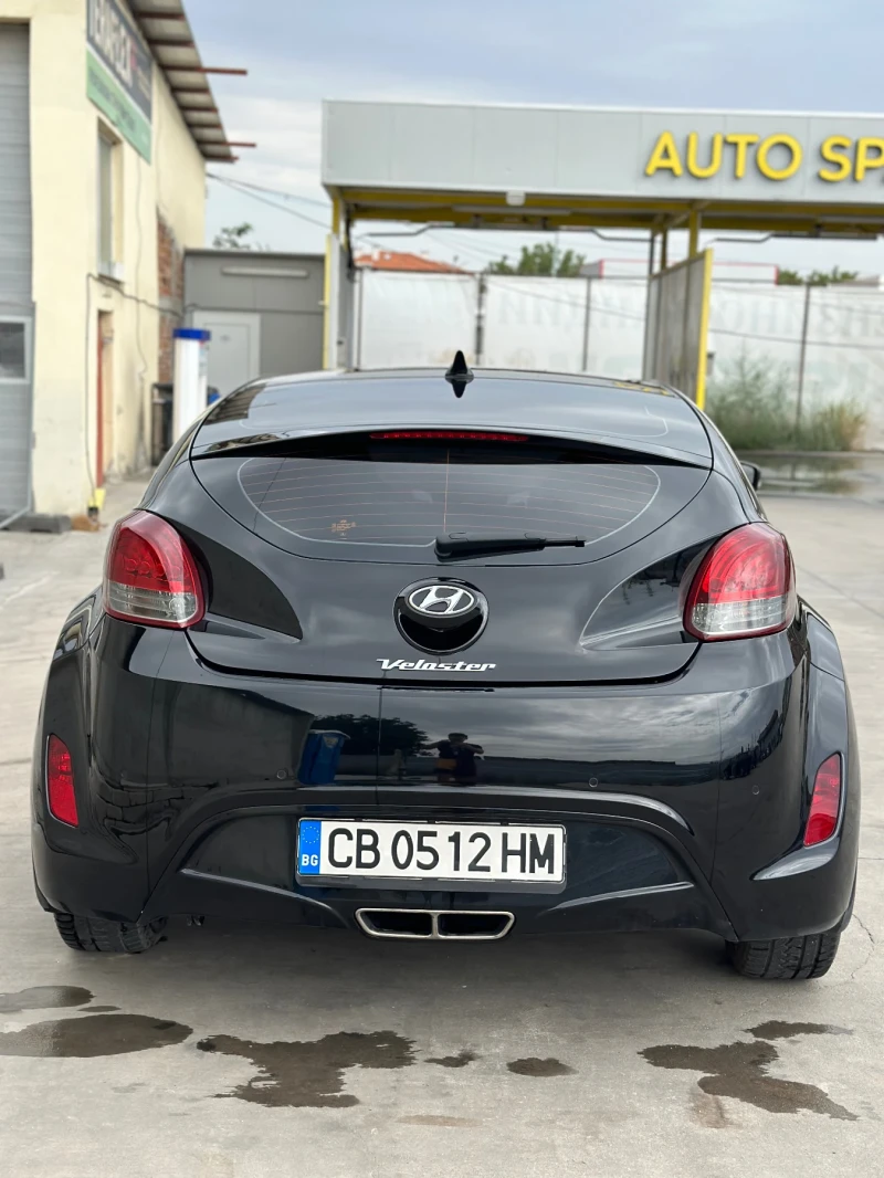 Hyundai Veloster  1.6GDI перфектна, снимка 4 - Автомобили и джипове - 47926803