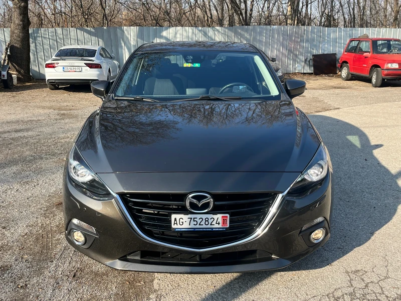 Mazda 3 2.0i Skyactive KEYLESS NAVI CARPLAY BOSE ШВЕЙЦАРИЯ, снимка 2 - Автомобили и джипове - 48031056