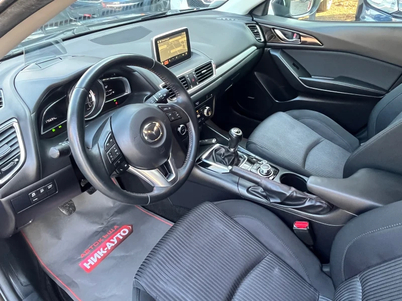 Mazda 3 2.0i Skyactive KEYLESS NAVI CARPLAY BOSE ШВЕЙЦАРИЯ, снимка 8 - Автомобили и джипове - 48031056