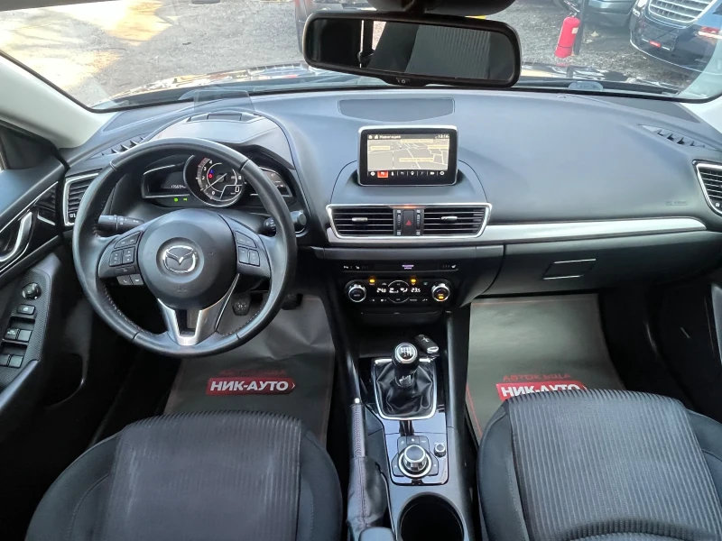 Mazda 3 2.0i Skyactive KEYLESS NAVI CARPLAY BOSE ШВЕЙЦАРИЯ, снимка 11 - Автомобили и джипове - 48031056