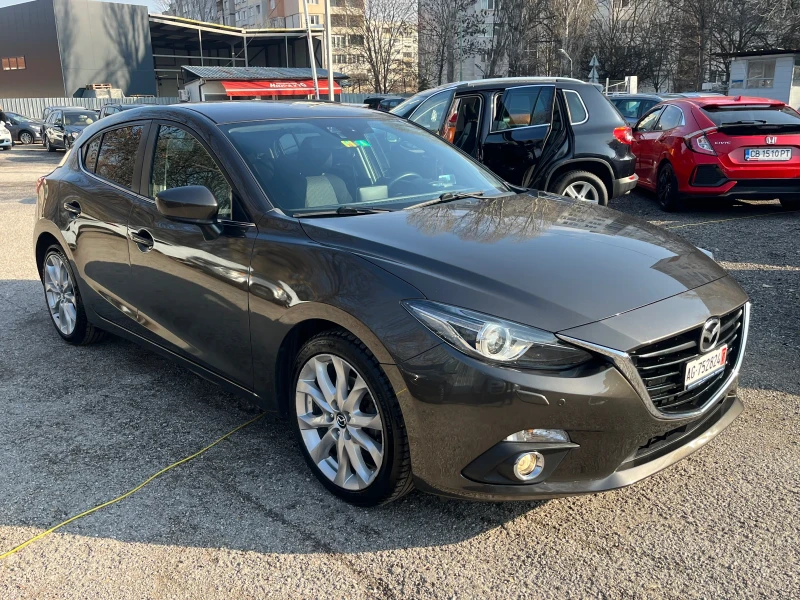 Mazda 3 2.0i Skyactive KEYLESS NAVI CARPLAY BOSE ШВЕЙЦАРИЯ, снимка 1 - Автомобили и джипове - 48031056