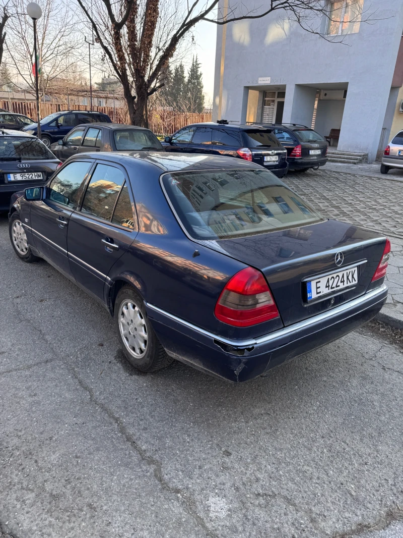 Mercedes-Benz C 180, снимка 5 - Автомобили и джипове - 48539531