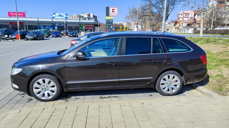 Skoda Superb, снимка 16 - Автомобили и джипове - 49436552