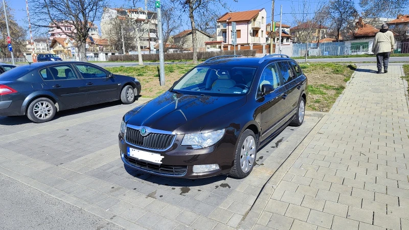 Skoda Superb, снимка 5 - Автомобили и джипове - 49436552