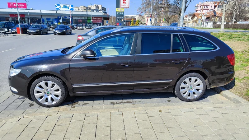 Skoda Superb, снимка 14 - Автомобили и джипове - 49436552