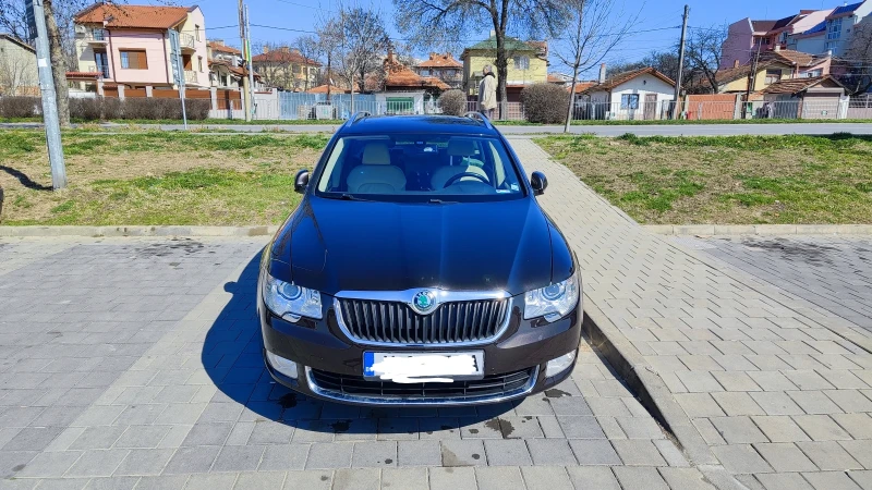 Skoda Superb, снимка 4 - Автомобили и джипове - 49436552