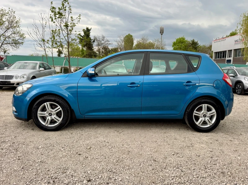 Kia Ceed 1.6i 6 скорости , снимка 2 - Автомобили и джипове - 50051076